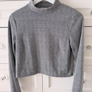 ANTISTAR CLASSIC CROP TOP, SIZE M (FITS LIKE A SMALL) STELLAR WITH WHITE JEANS